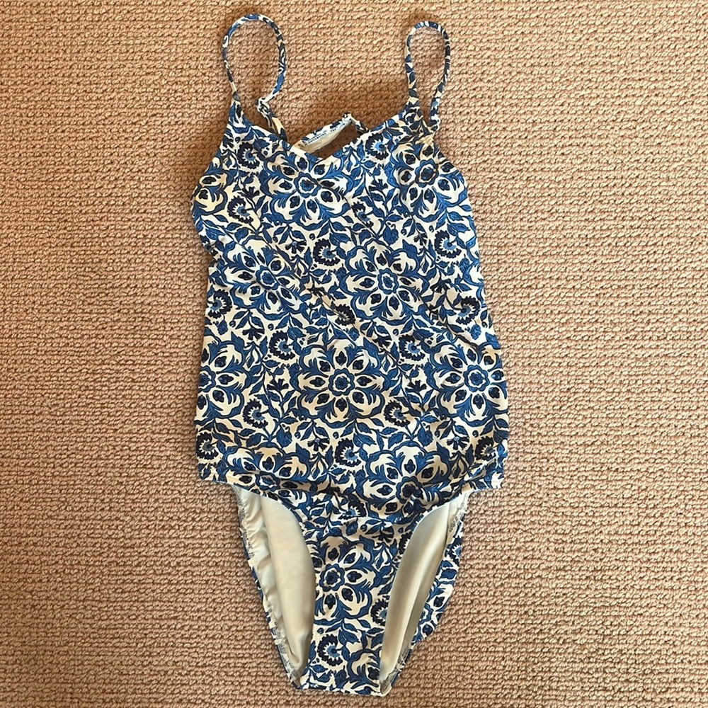 Vineyard vines girls L(14) bathing suit new w tags